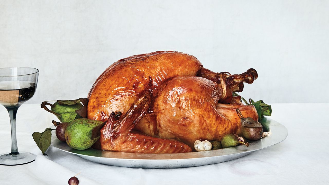 Dry Brine Turkey: Your Guide to Juicier Meat & Crispier Skin
